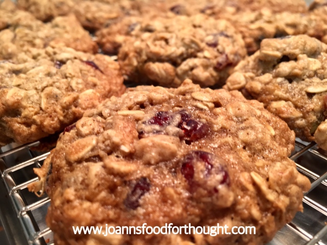 olive-oil-oatmeal-cookie